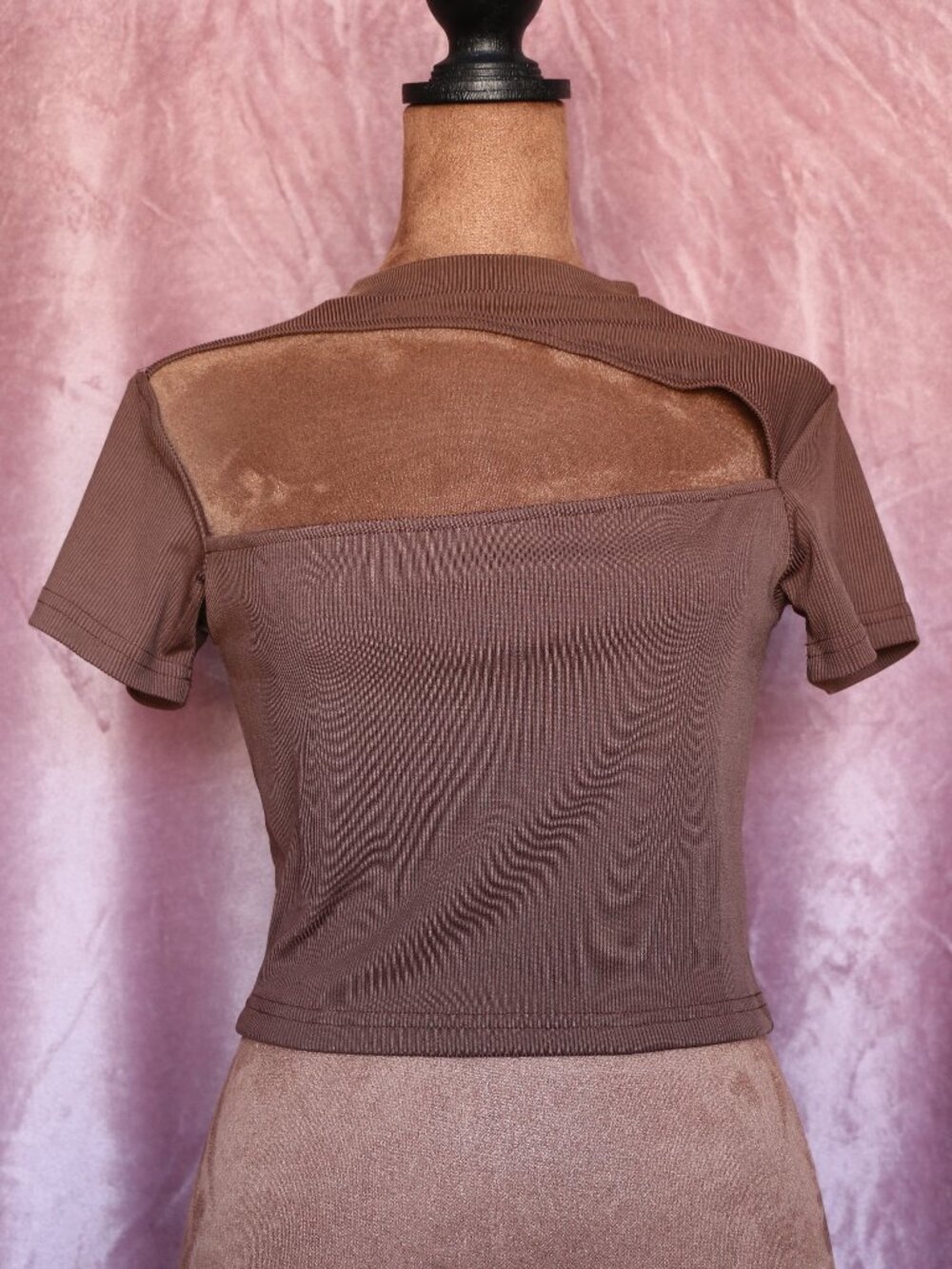 Mood Wholesale by Gia Monae Dark Brown Ribbed Cutout Crop Top NWOT 🤎✨